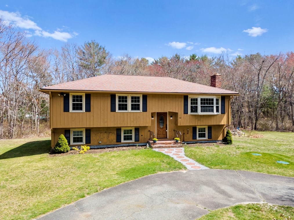 158 Bay State Cir, Hanson, MA 02341