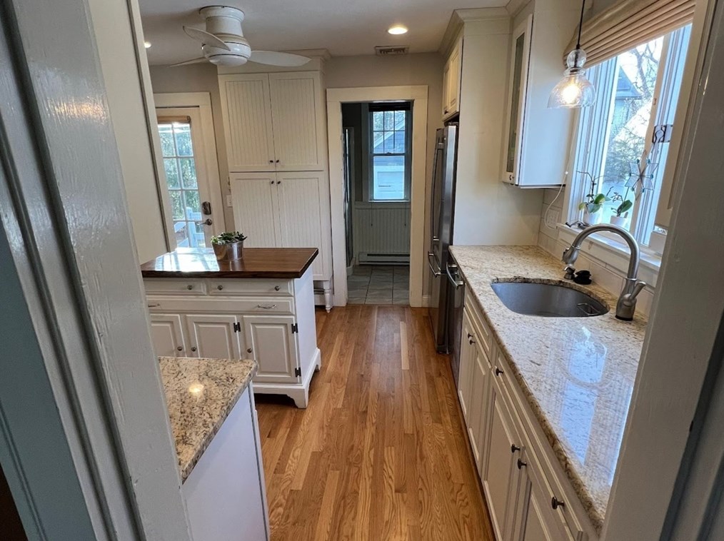 527 Chestnut St, Needham MA  02492-2857 exterior