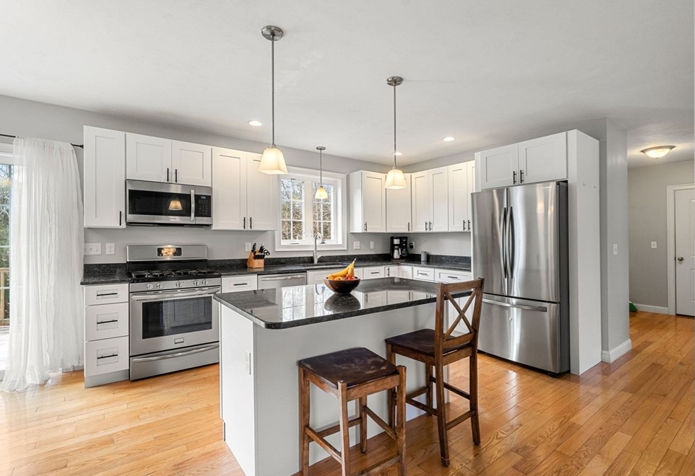 102 State Rd, Westminster, MA 01473 exterior