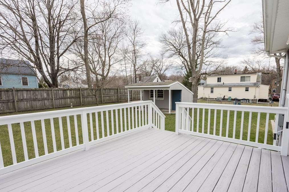 9 F St, Reading MA  01867-1925 exterior