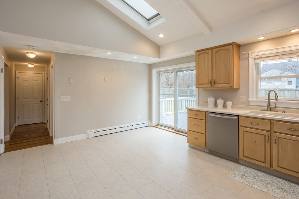 9 F St, Reading MA  01867-1925 exterior