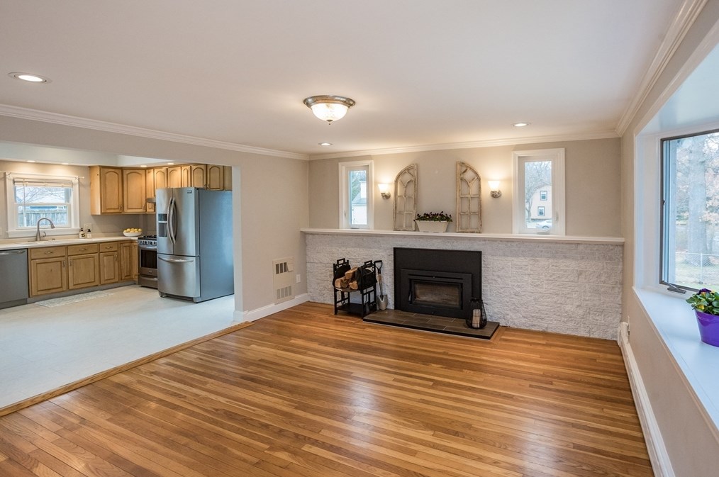 9 F St, Reading MA  01867-1925 exterior