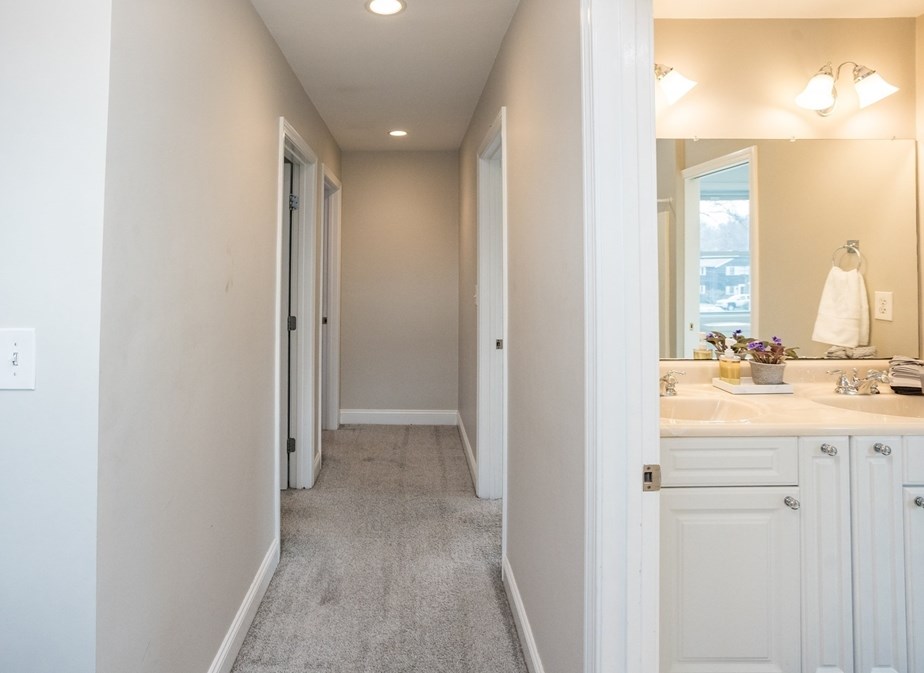 9 F St, Reading MA  01867-1925 exterior