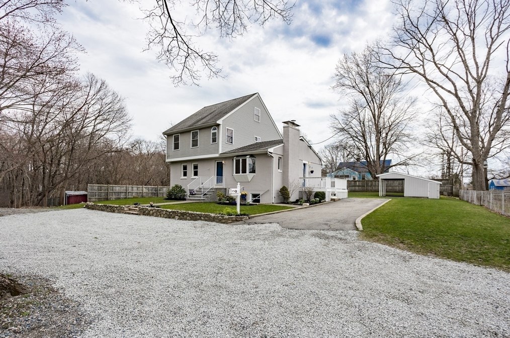 9 F St, Reading MA  01867-1925 exterior