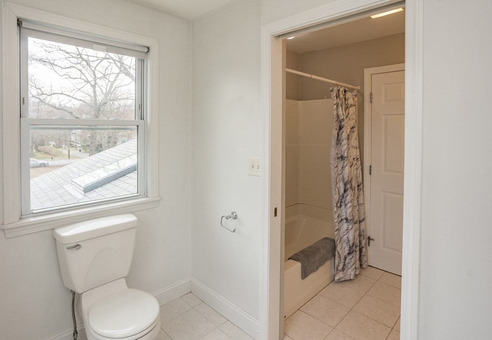 9 F St, Reading MA  01867-1925 exterior