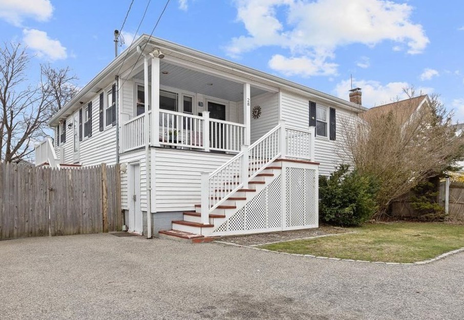 28 Q St, Nantasket Beach, MA 02045 exterior