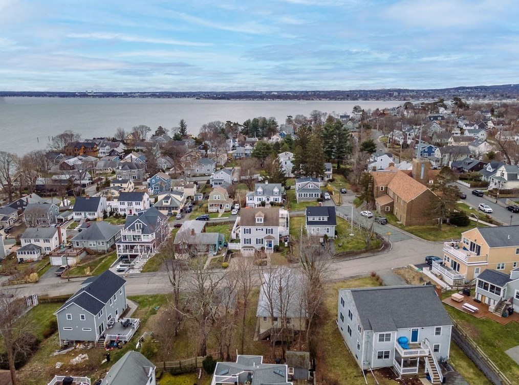 150 Huckins Ave, Quincy MA 02171-1103 exterior