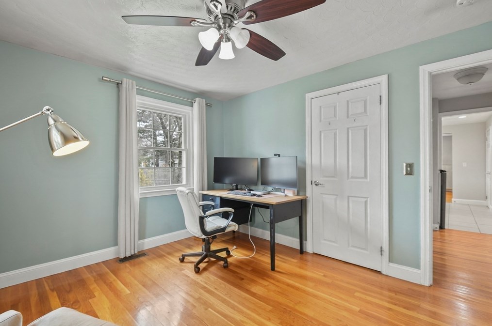 2 Saratoga Rd, Auburn MA  01501-2319 exterior