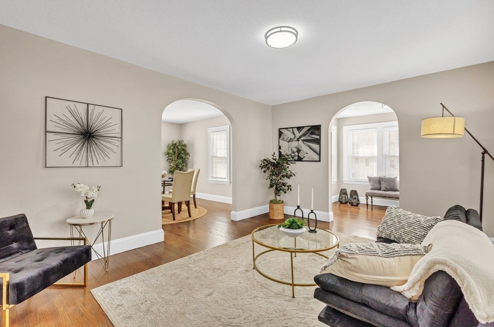 324 Hillside Ave, Holyoke, MA 01040