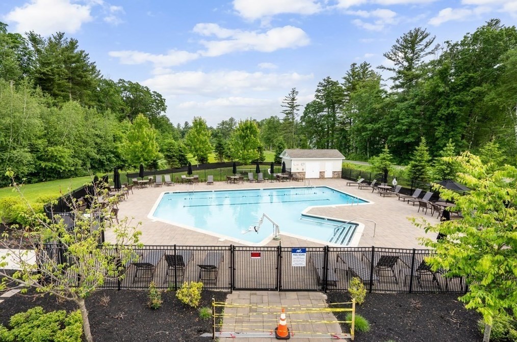 82 Pine Tree Dr, Methuen MA 01844-1268 exterior