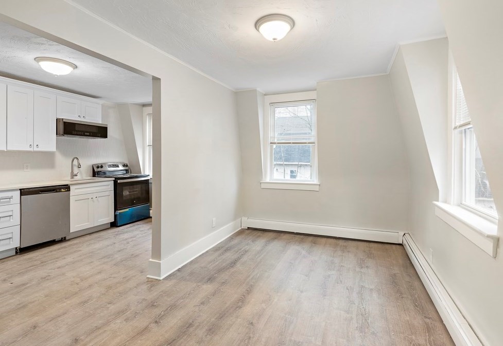 11 Dartmouth St #a, Maynard, MA 01754