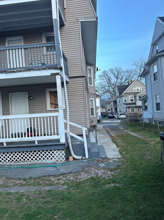 58-60 Hollywood St, Springfield, MA 01108