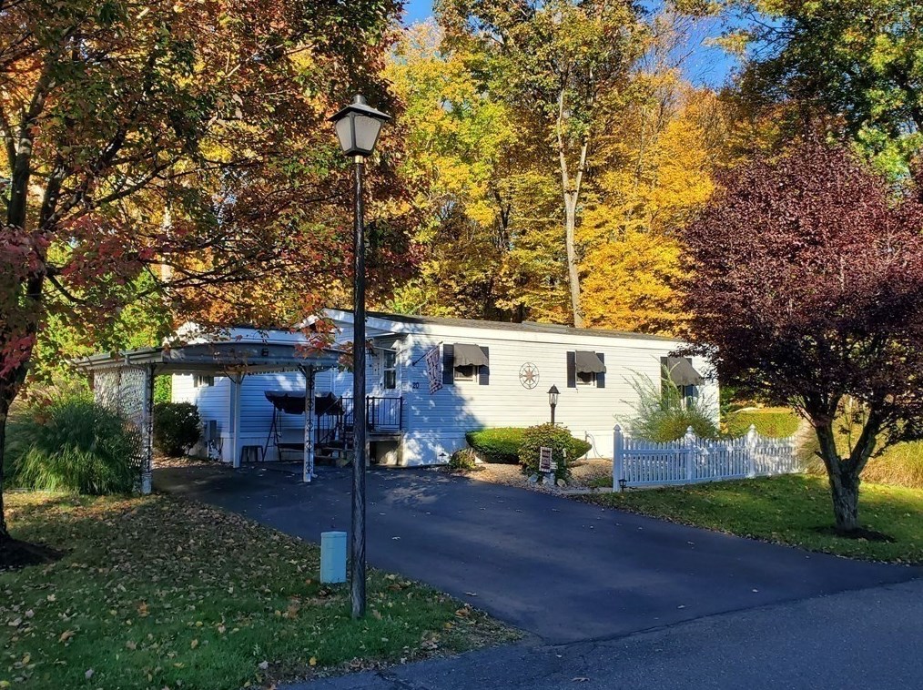 20 Clayton Dr, West Springfield, MA 01089