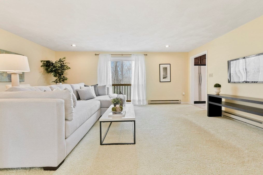 35 Mansfield Rd, Lynnfield MA 01940-2620 exterior