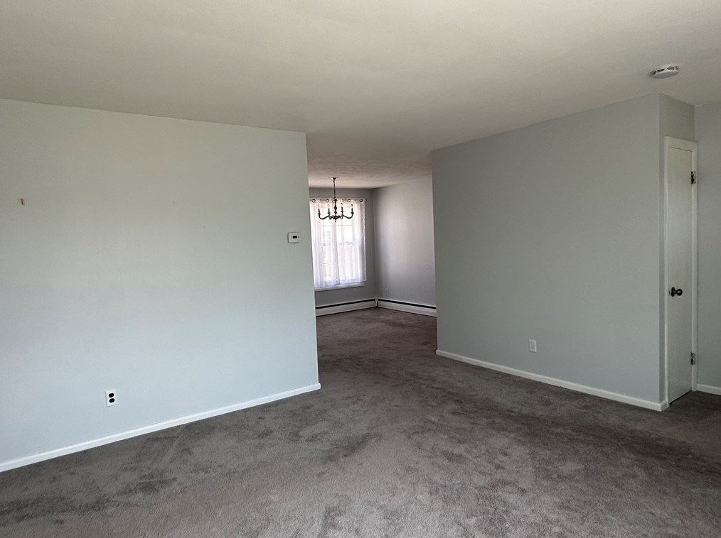 37 Sunset Dr, Northborough MA  01532-2317 exterior