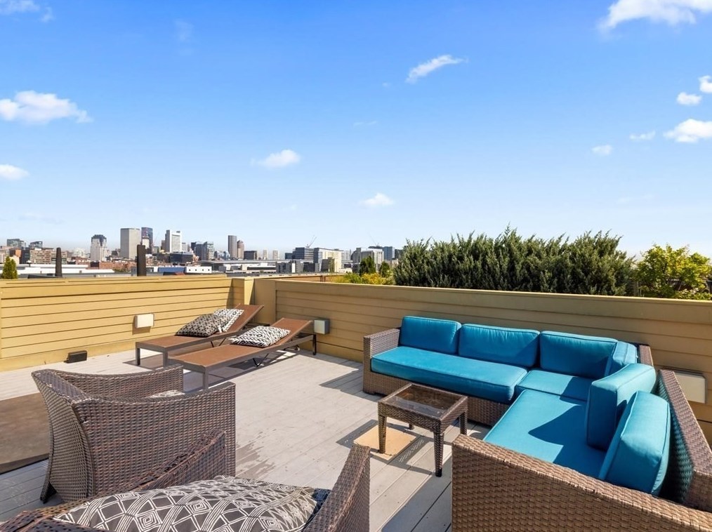 407 1st St, Boston MA 02127-1312 exterior