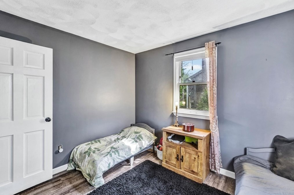 18 Ships Lantern Dr, Mashpee MA 02649-3503 exterior