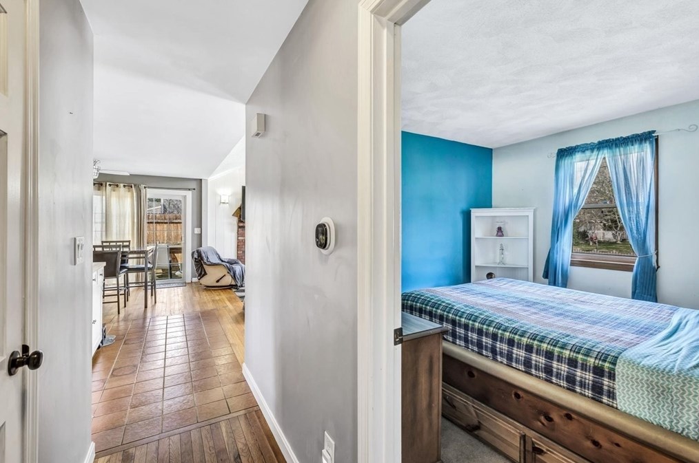 18 Ships Lantern Dr, Mashpee MA 02649-3503 exterior