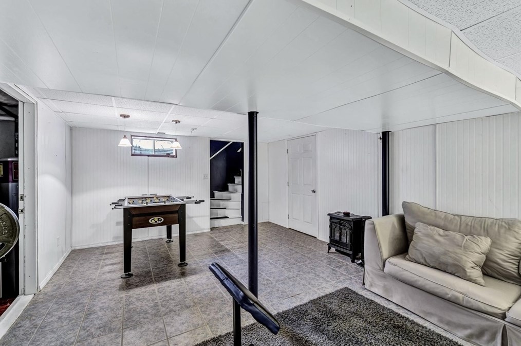 18 Ships Lantern Dr, Mashpee MA 02649-3503 exterior