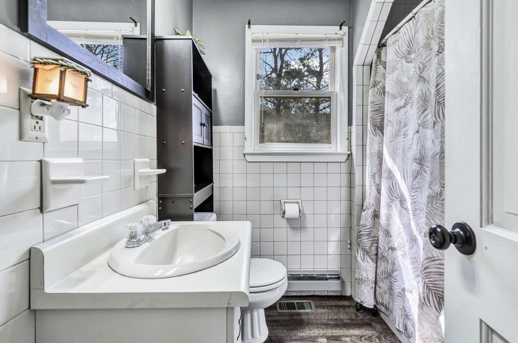 18 Ships Lantern Dr, Mashpee MA 02649-3503 exterior