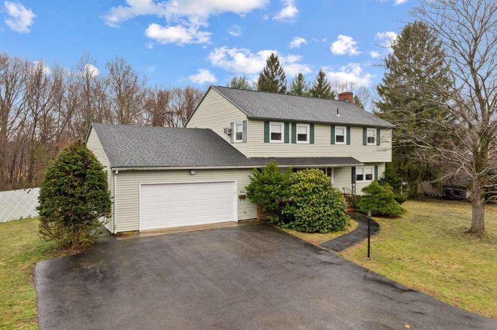 42 Woodburn Dr, Methuen, MA 01844 exterior