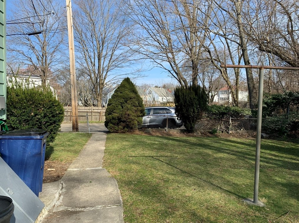 4 Starbird Ave #4, Boston, MA 02131