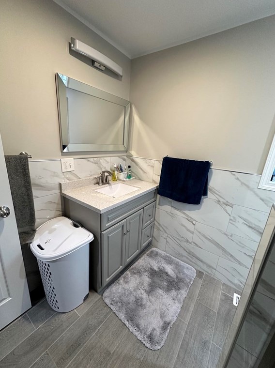 44 Day St, West Springfield MA  01089-3412 exterior