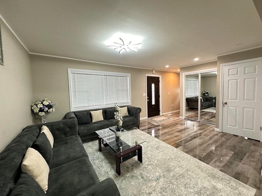 44 Day St, West Springfield MA  01089-3412 exterior