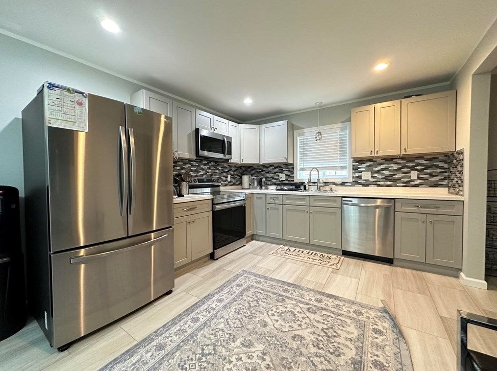 44 Day St, West Springfield MA  01089-3412 exterior