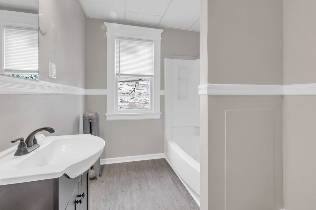 440 Sumner Ave, Springfield MA 01108-2470 exterior