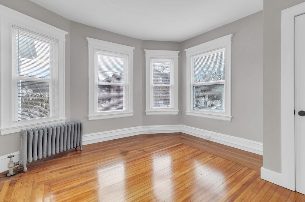 440 Sumner Ave, Springfield MA 01108-2470 exterior