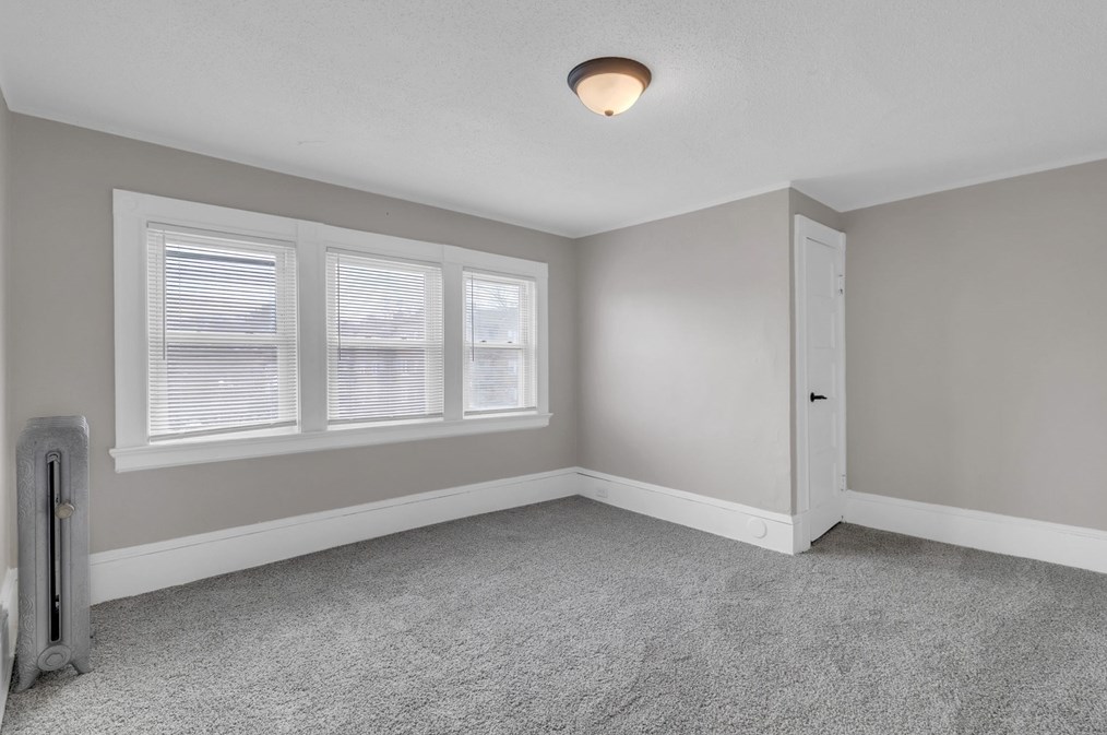 440 Sumner Ave, Springfield MA 01108-2470 exterior