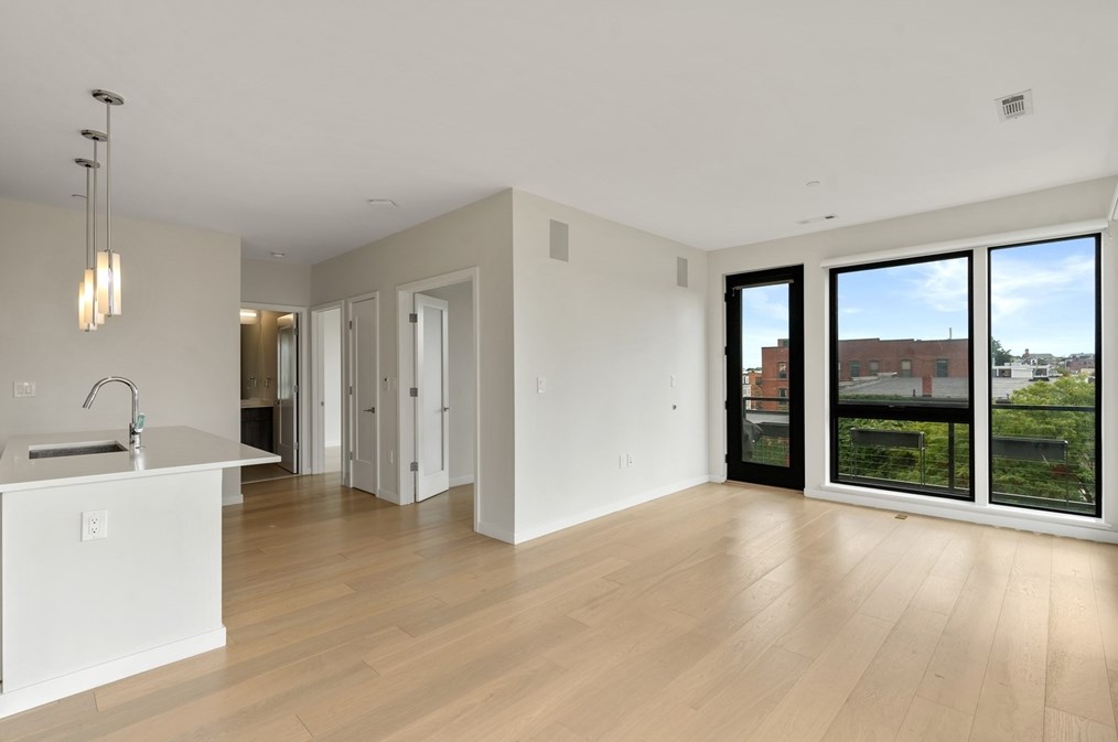 45 W 3rd St #428, Boston, MA 02127