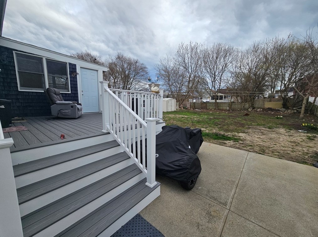 570 Maxfield St, New Bedford MA  02740-4128 exterior