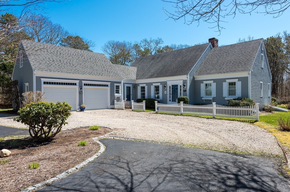 5 Walden Way, Hardwich, MA 02645 exterior