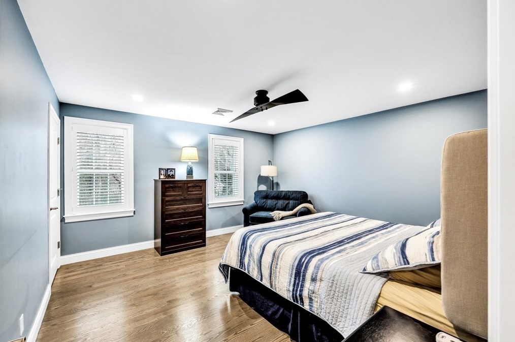 1432 Old Sandwich Rd, Plymouth MA  02360-2500 exterior