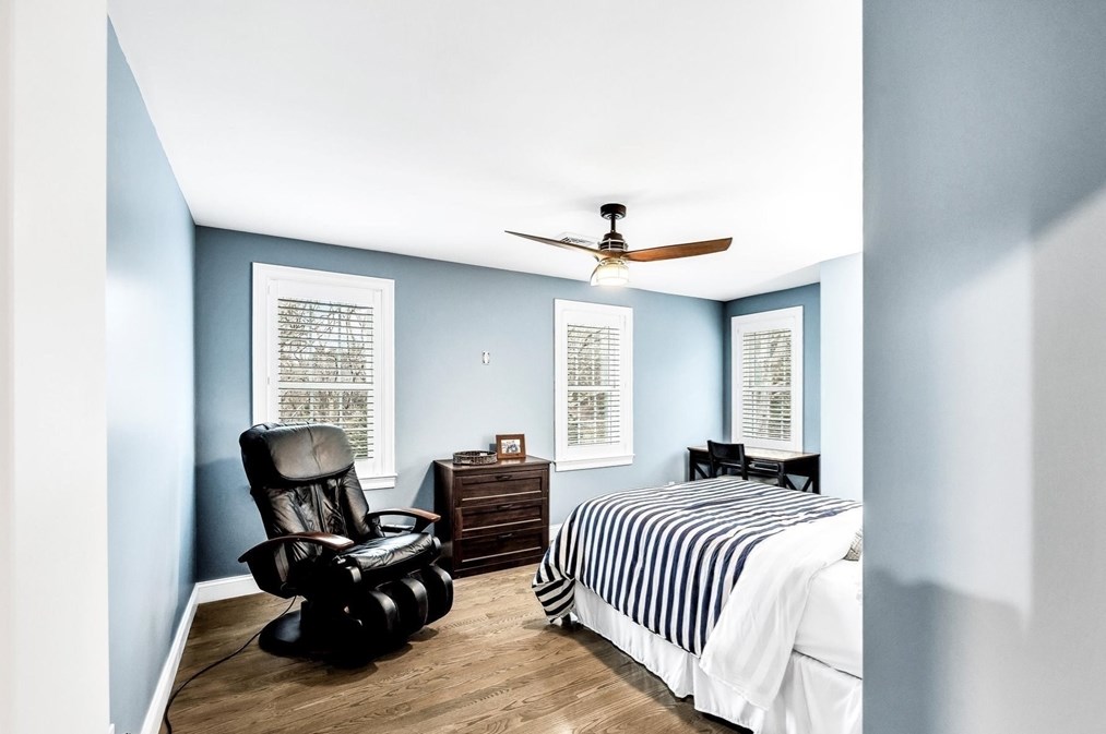 1432 Old Sandwich Rd, Plymouth MA  02360-2500 exterior