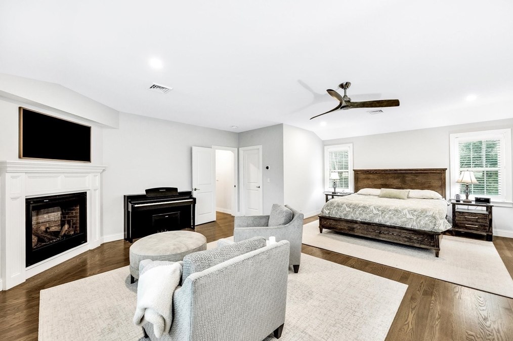 1432 Old Sandwich Rd, Plymouth MA  02360-2500 exterior