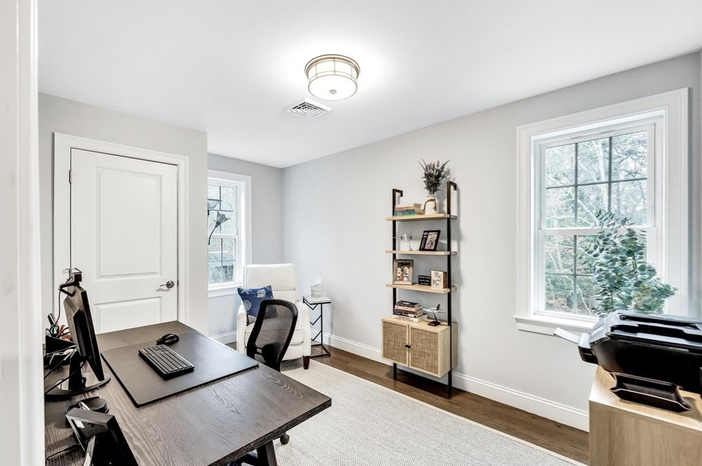 1432 Old Sandwich Rd, Plymouth MA  02360-2500 exterior