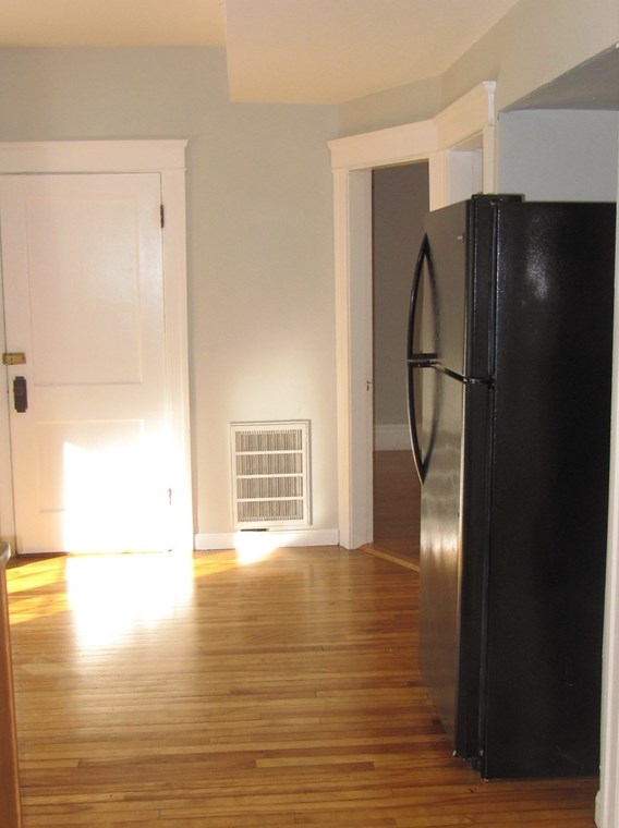 9 Greendale Ave, Worcester MA 01606 exterior