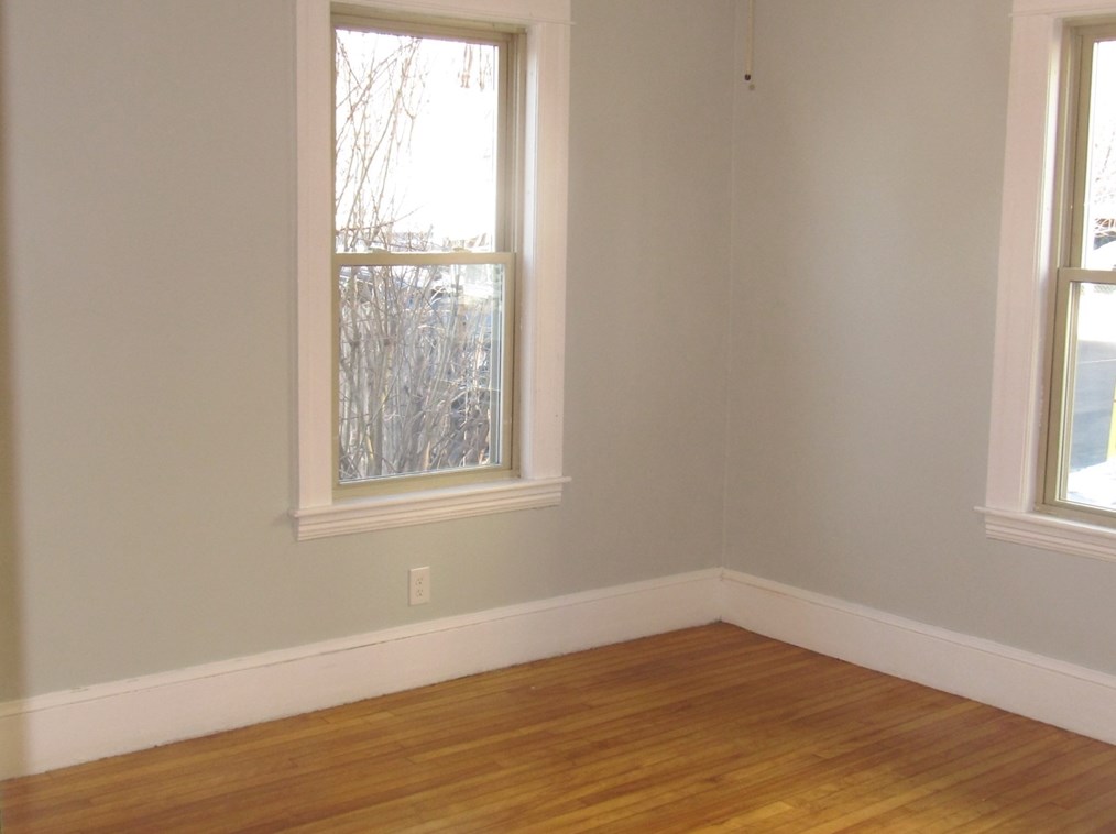 9 Greendale Ave, Worcester MA 01606 exterior