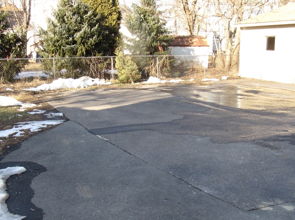 9 Greendale Ave, Worcester MA 01606 exterior