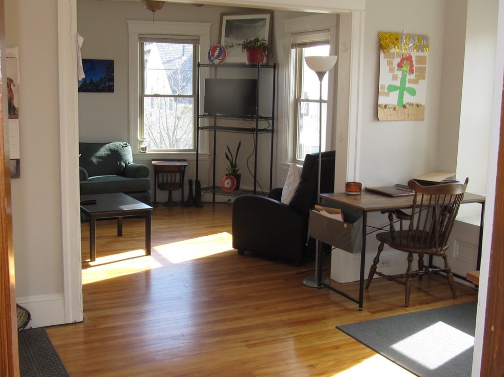 9 Greendale Ave, Worcester MA 01606 exterior