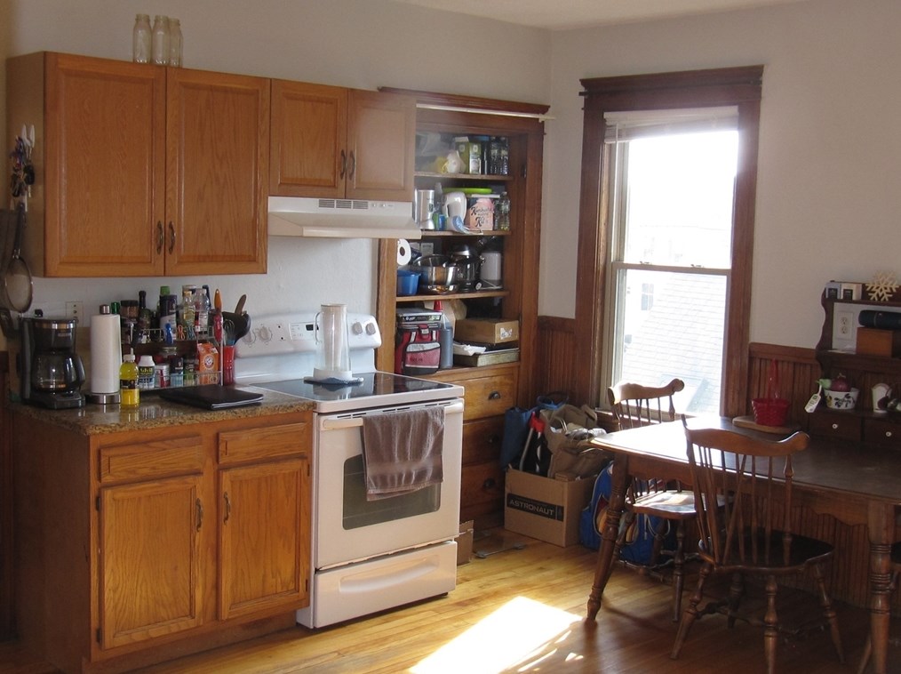 9 Greendale Ave, Worcester MA 01606 exterior