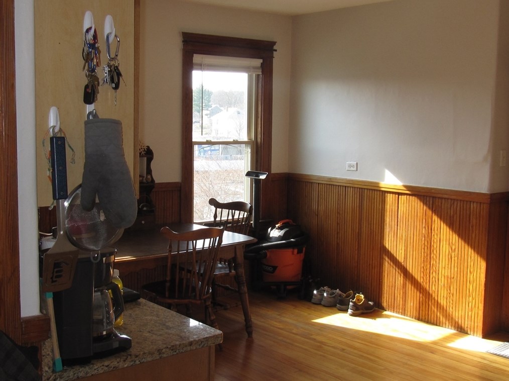 9 Greendale Ave, Worcester MA 01606 exterior