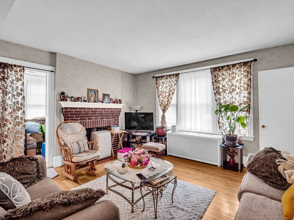 136 May St, Worcester MA  01602-4336 exterior