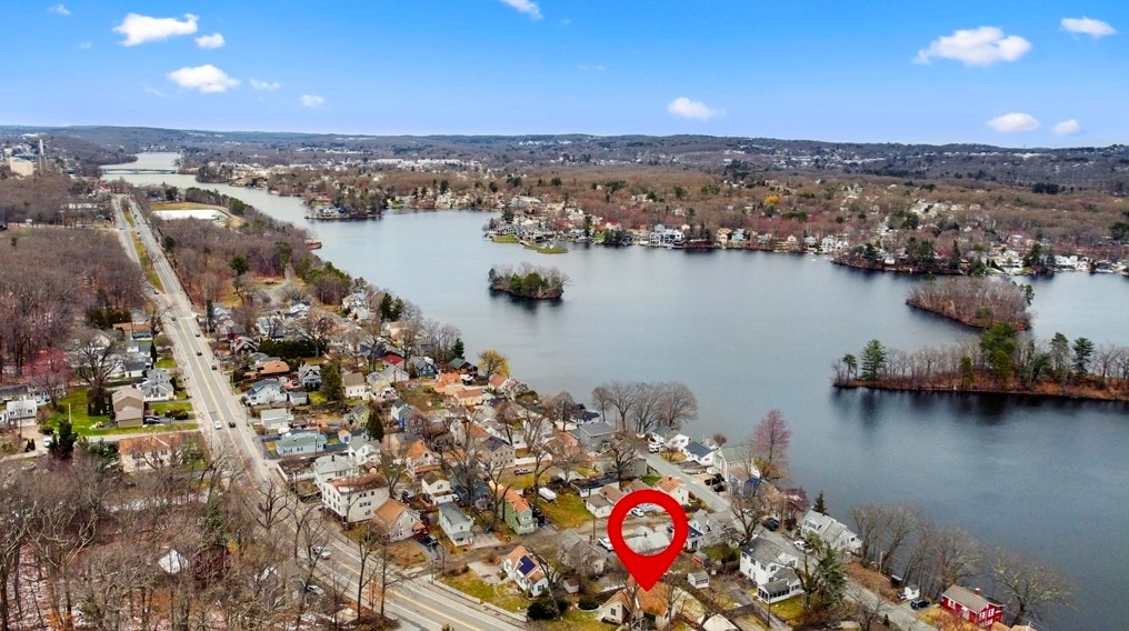 361 Lk Ave, Worcester MA 01604-1311 exterior