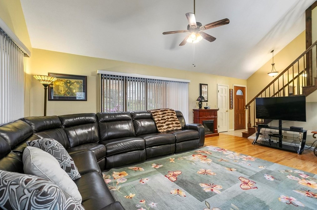 361 Lk Ave, Worcester MA 01604-1311 exterior