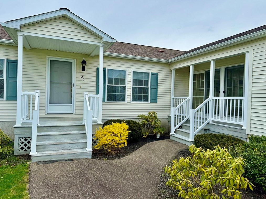 20 Stone Meadow Dr, East Bridgewater, MA 02324