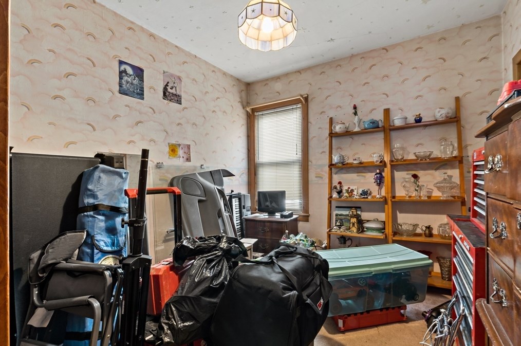 311 Collette St, New Bedford MA 02746-2422 exterior